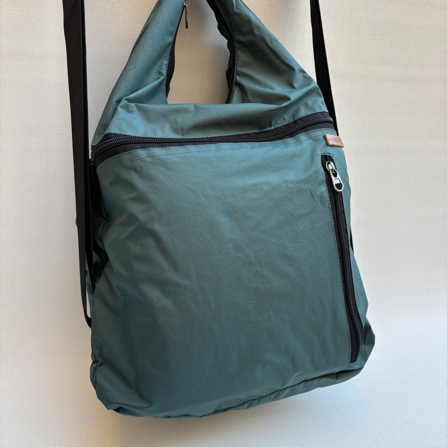 Mochila - Bolso - Tote Bag - Impermeable · Mutifunción · "Nepal" Color Verde · Súper ligera · Pieza 16402