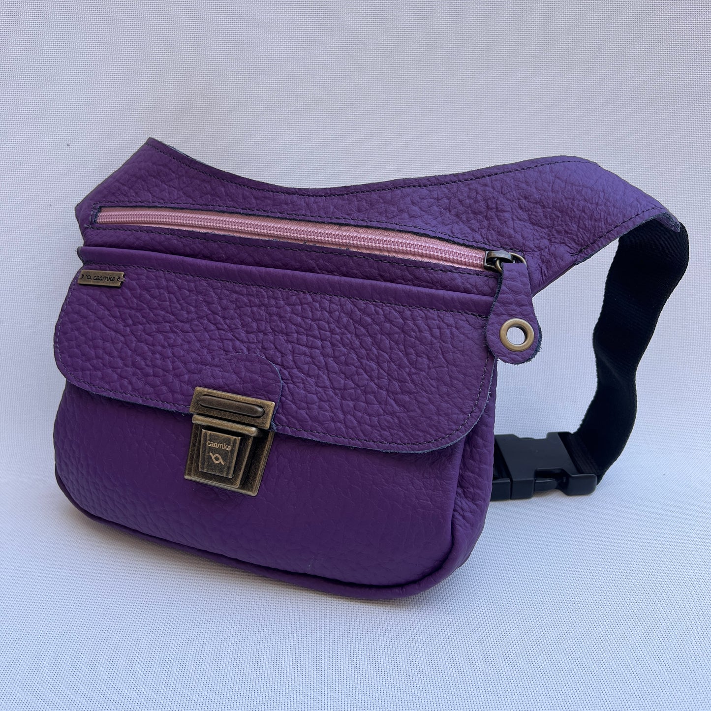 Riñonera "Special Purple Chic" · Piel - Cuero · Pieza Exclusiva Núm. 15692