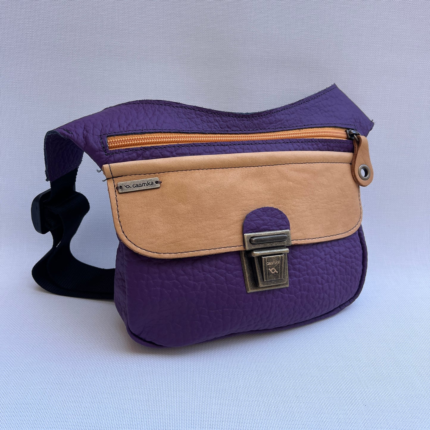 Special Purple Constrast · Piel - Cuero · Pieza Exclusiva Núm. 15696