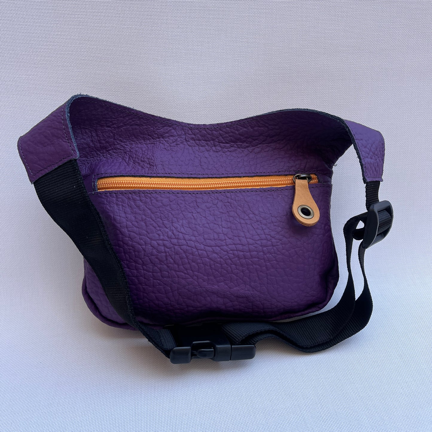 Special Purple Constrast · Piel - Cuero · Pieza Exclusiva Núm. 15696