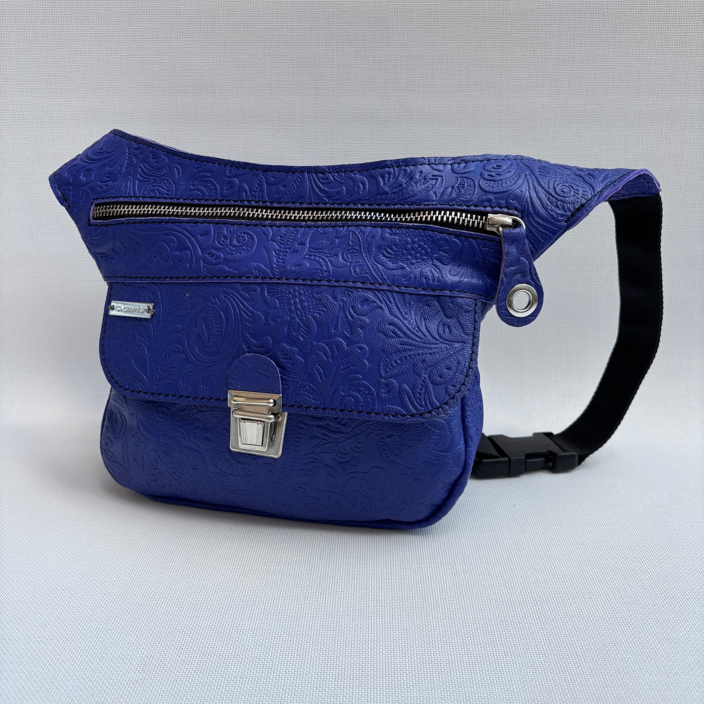 Riñonera Mini "Relief Blue" · Piel · Cuero · Pieza Exclusiva Núm. 16844