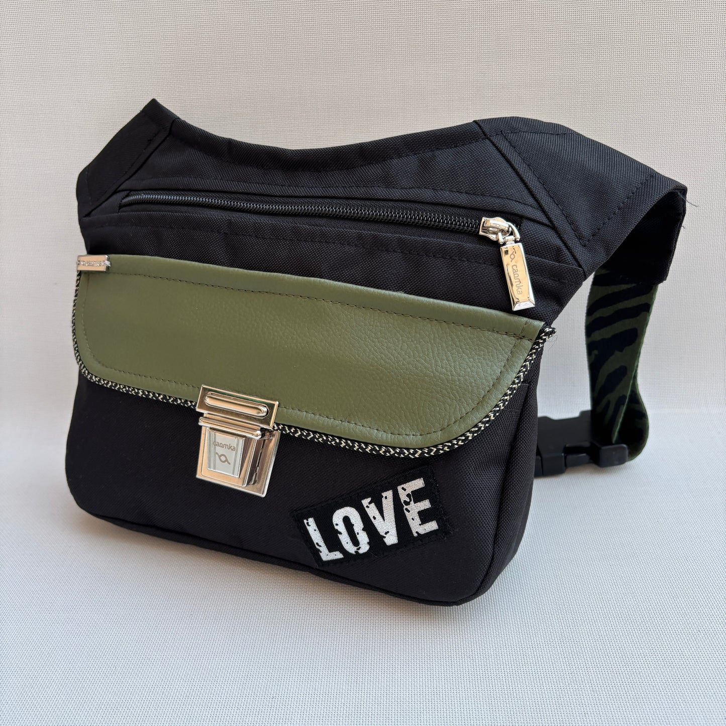 Riñonera "Special Black & Green Love" + Bolsillo trasero · Pieza Exclusiva Núm. 16758