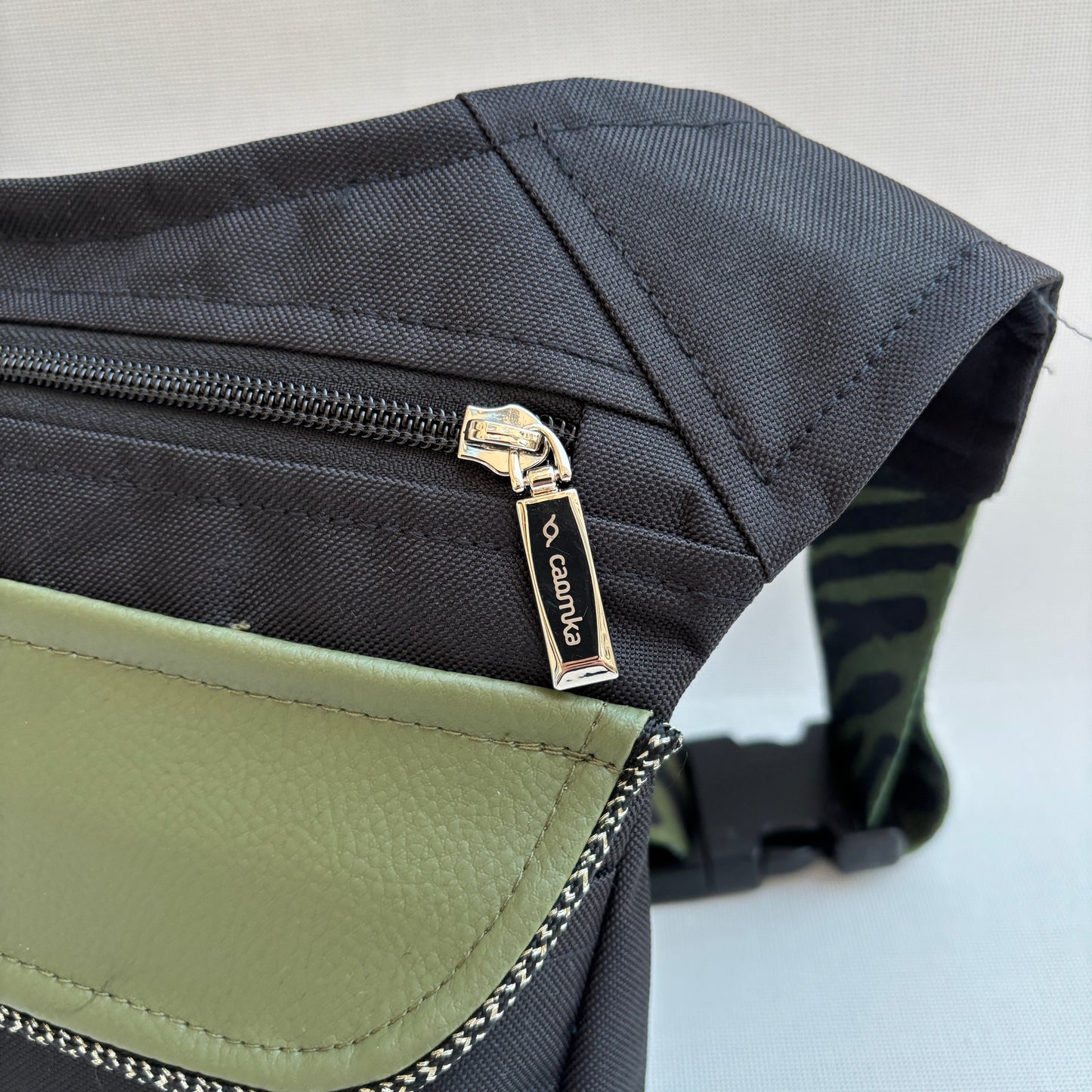 Riñonera "Special Black & Green Love" + Bolsillo trasero · Pieza Exclusiva Núm. 16758