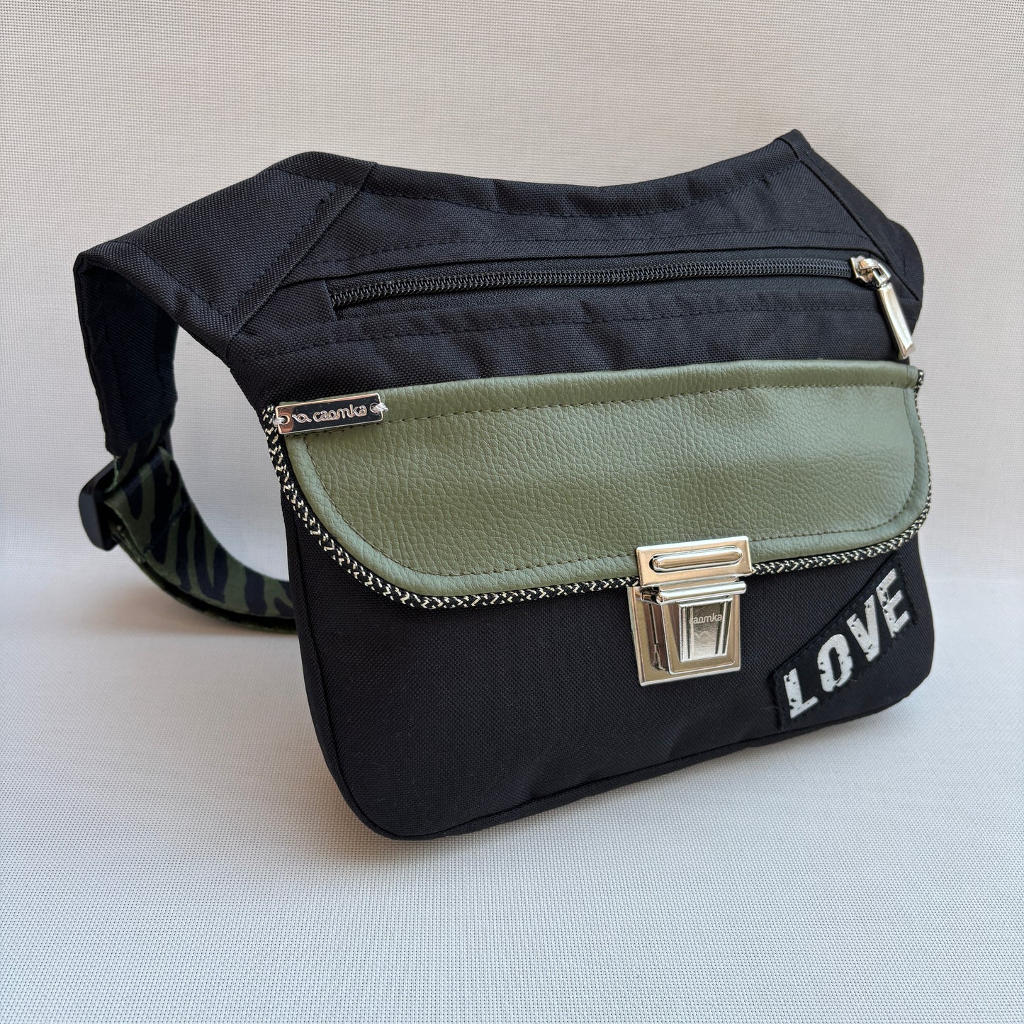 Riñonera "Special Black & Green Love" + Bolsillo trasero · Pieza Exclusiva Núm. 16758