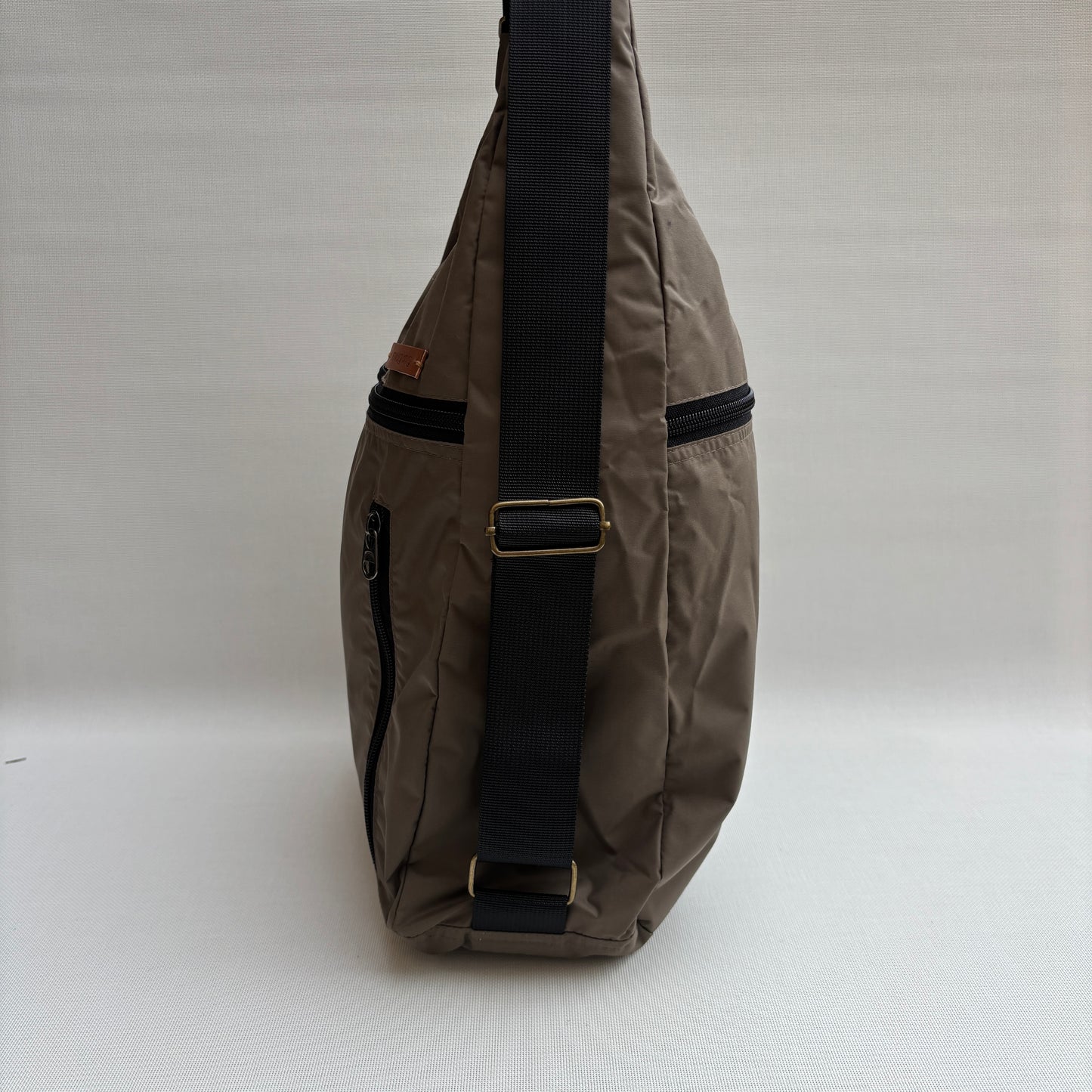 Mochila - Bolso - Tote Bag - Impermeable · Mutifunción · "Nepal" Color Arena · Súper ligera · Pieza 16713