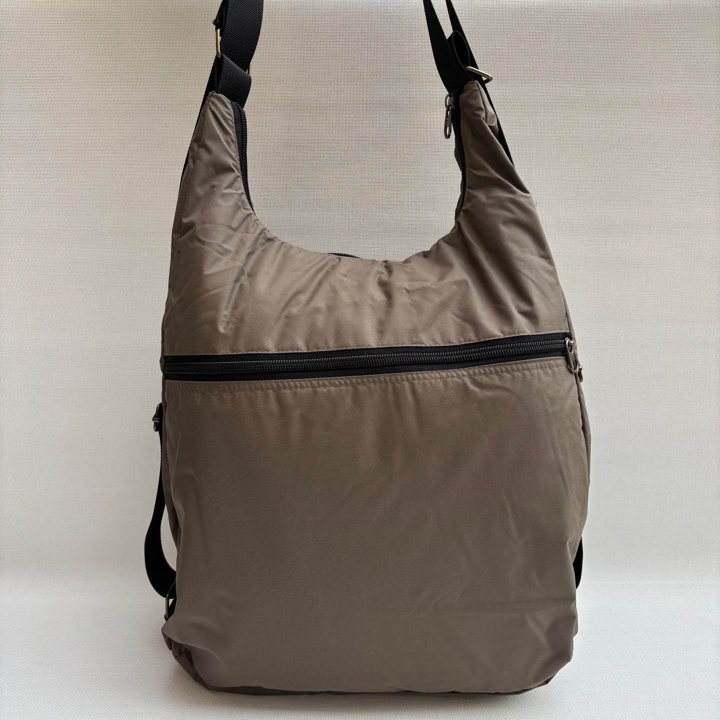 Mochila - Bolso - Tote Bag - Impermeable · Mutifunción · "Nepal" Color Arena · Súper ligera · Pieza 16713