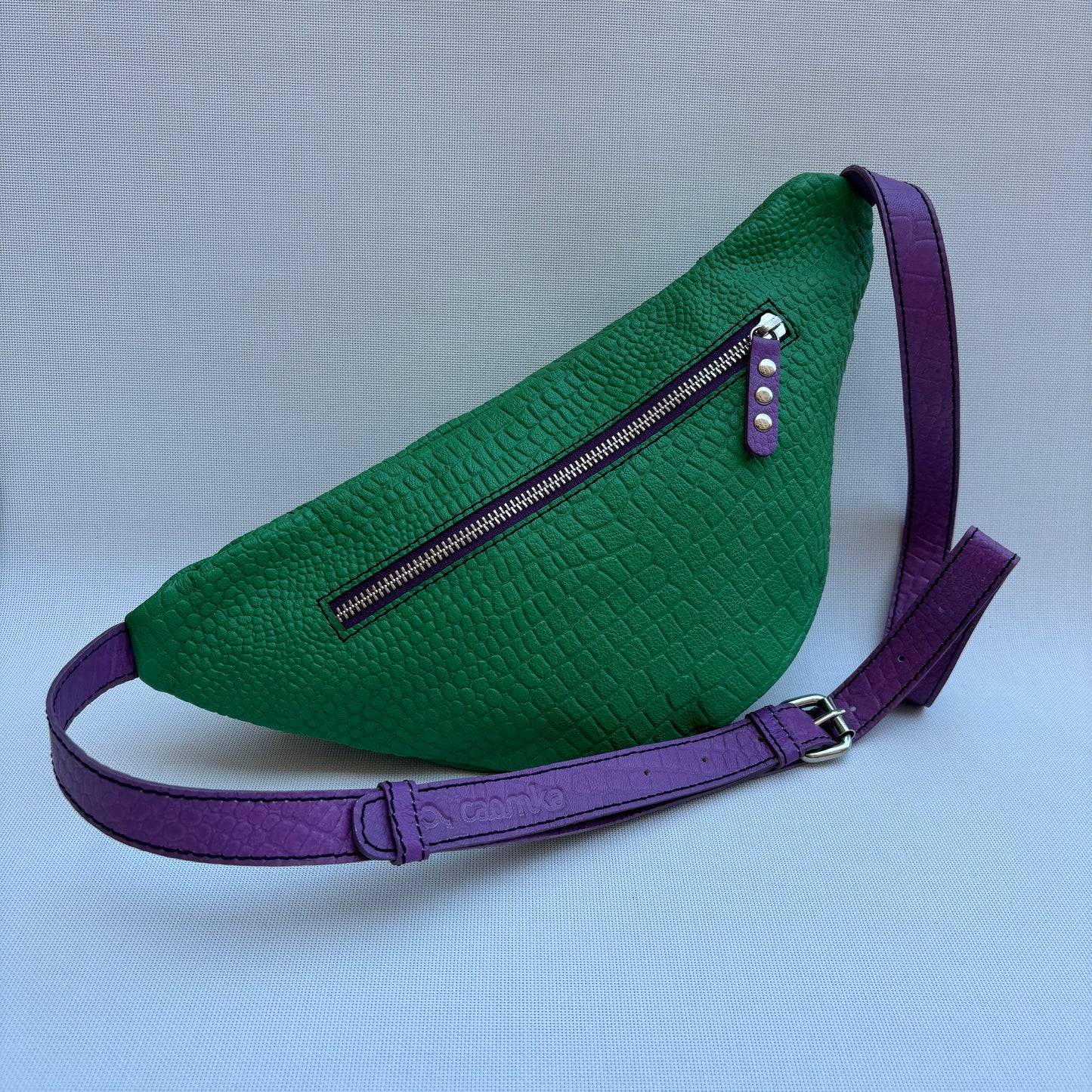 Premium Retro Chic Green BioCuir® Natural Leather Exclusive Piece No. 12639