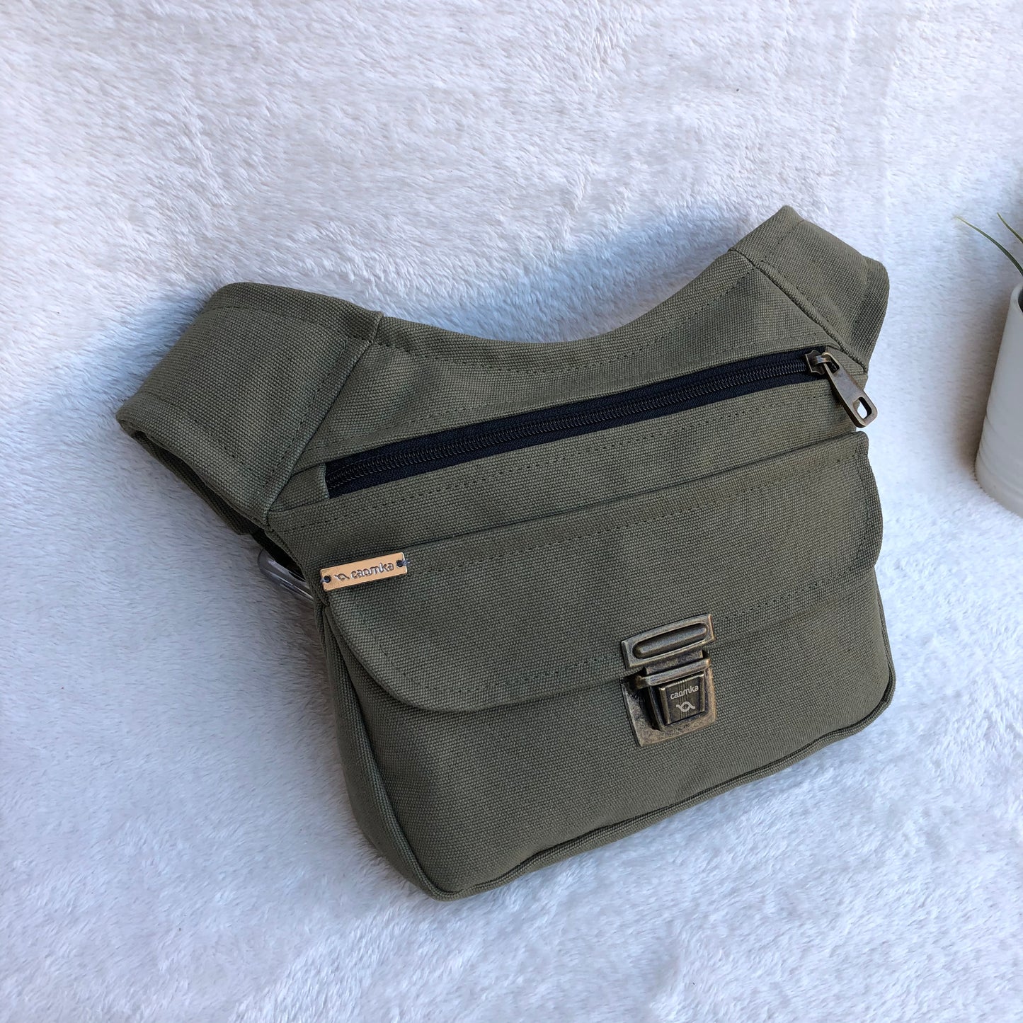 Basic Green Kaki + Extra Gesäßtasche Einzelstück Nr. 9013