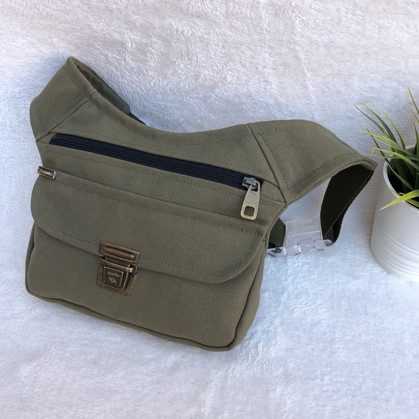 Basic Green Kaki + Extra Gesäßtasche Einzelstück Nr. 9013