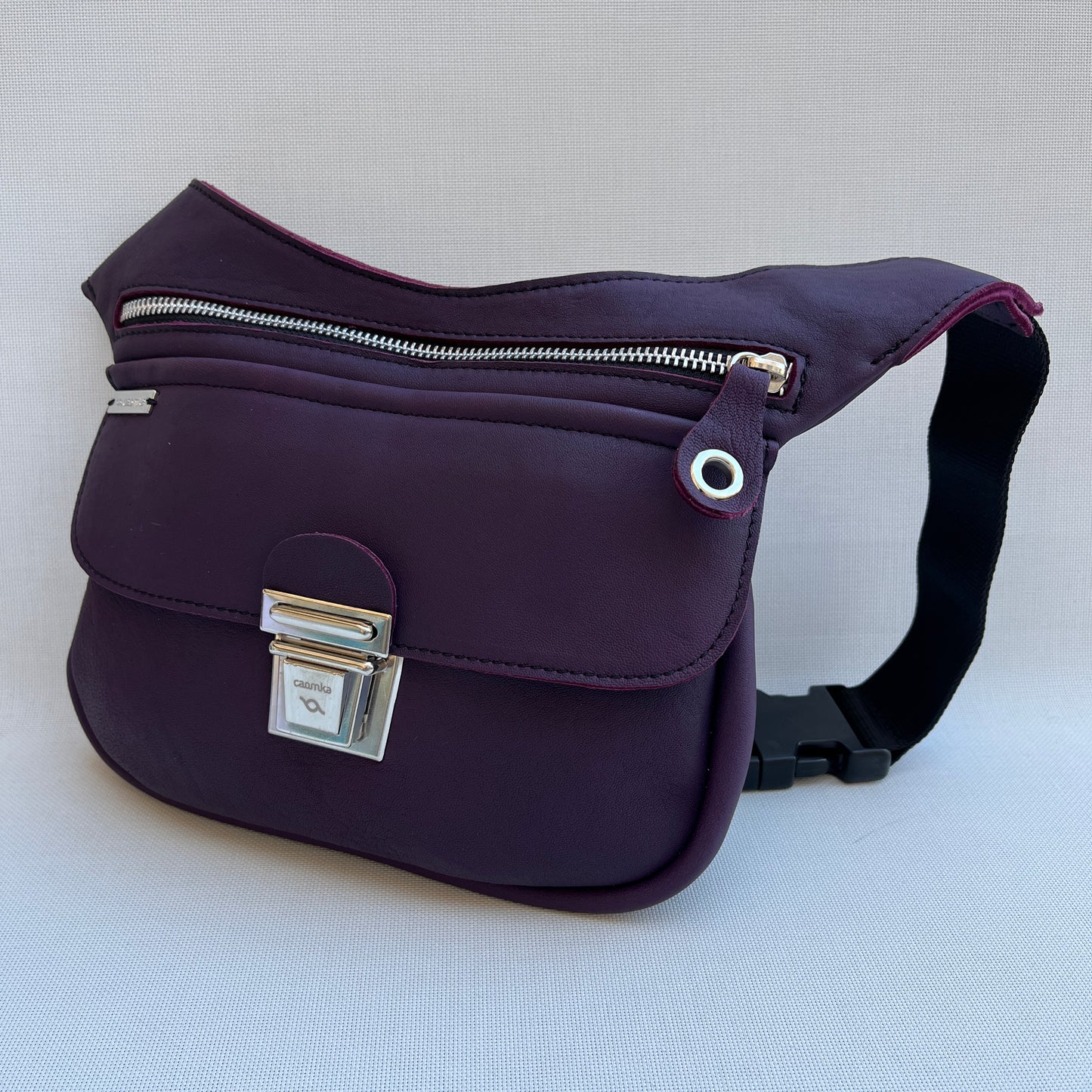 Classic Dark Purple · Piel natural BioCuir® · Pieza Exclusiva Núm. 12164