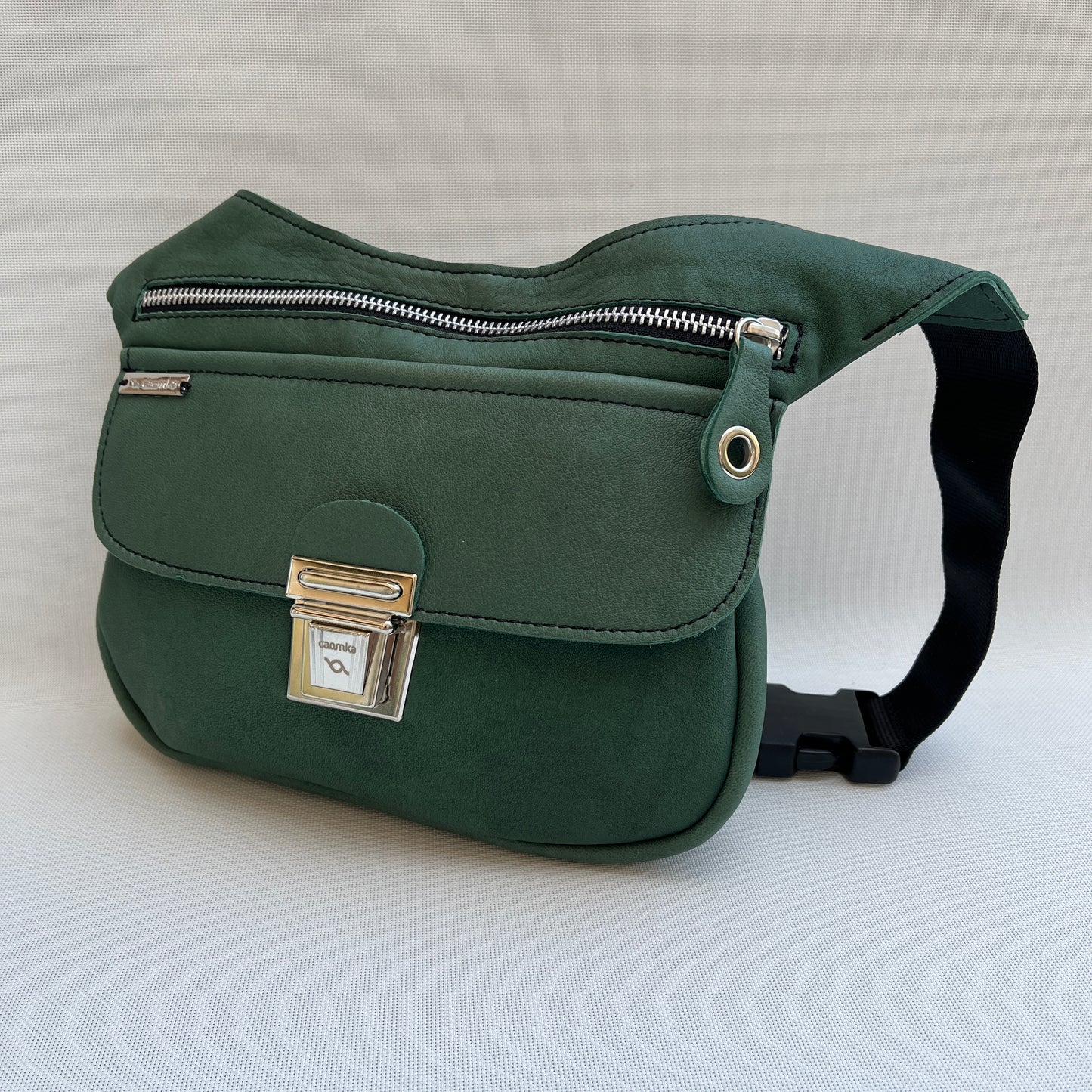 Classic Olive Green · Piel natural BioCuir® · Pieza Exclusiva Núm. 11512