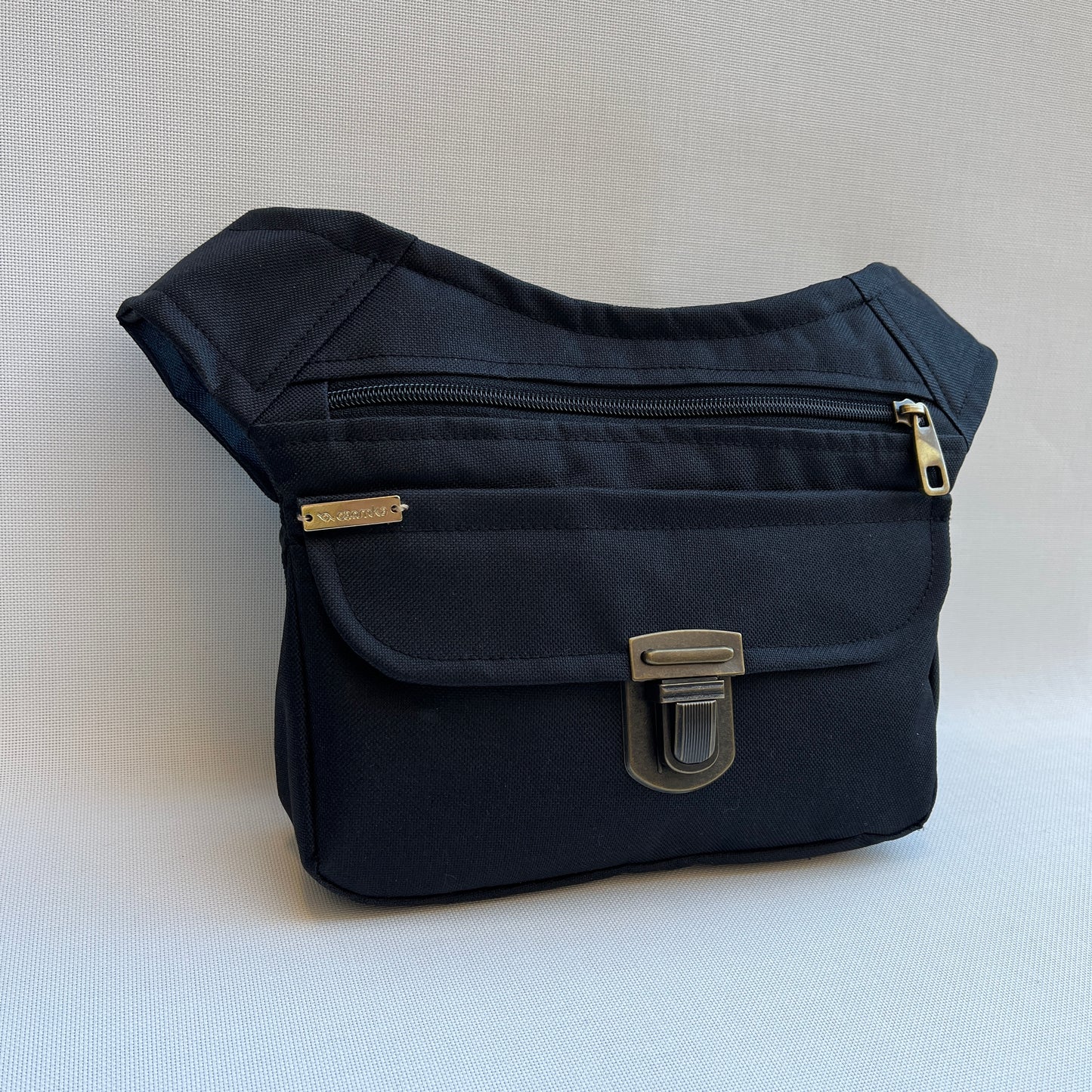 Classic Black "Cordura" · Impermeable + Bolsillo trasero · Pieza Exclusiva Núm. 10838